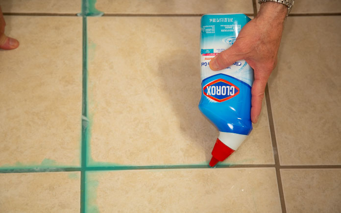 Toilet Bowl Cleaner: The Inexpensive Alternative for Cleaning Grout